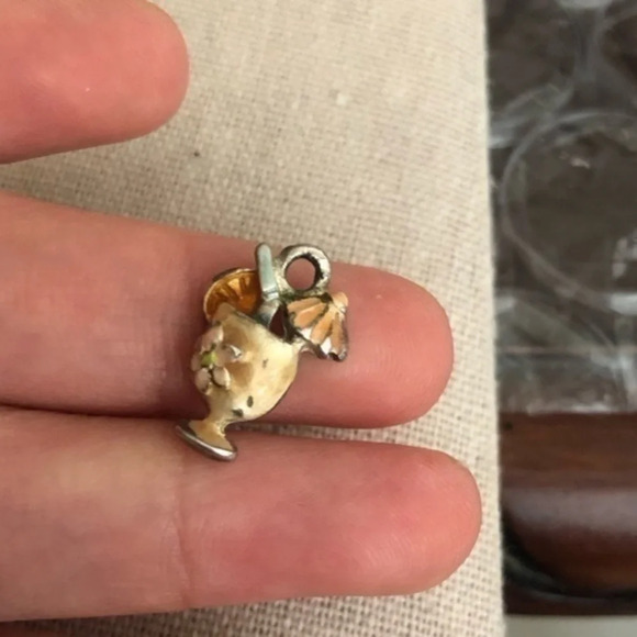 Vintage Drink Pendant - Picture 1 of 3